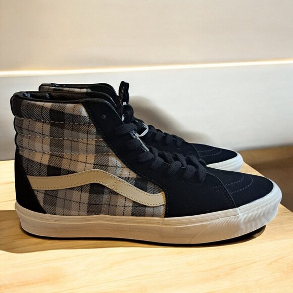 Vans Other - Men’s Vans High-top Plaid Canvas Sneakers Black, Gray Size 11 NWOT